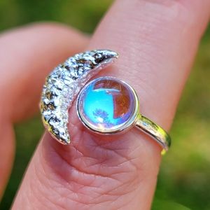 Moonlight Peaceful Night Crescent Moon Stone Silver Ring Size 7